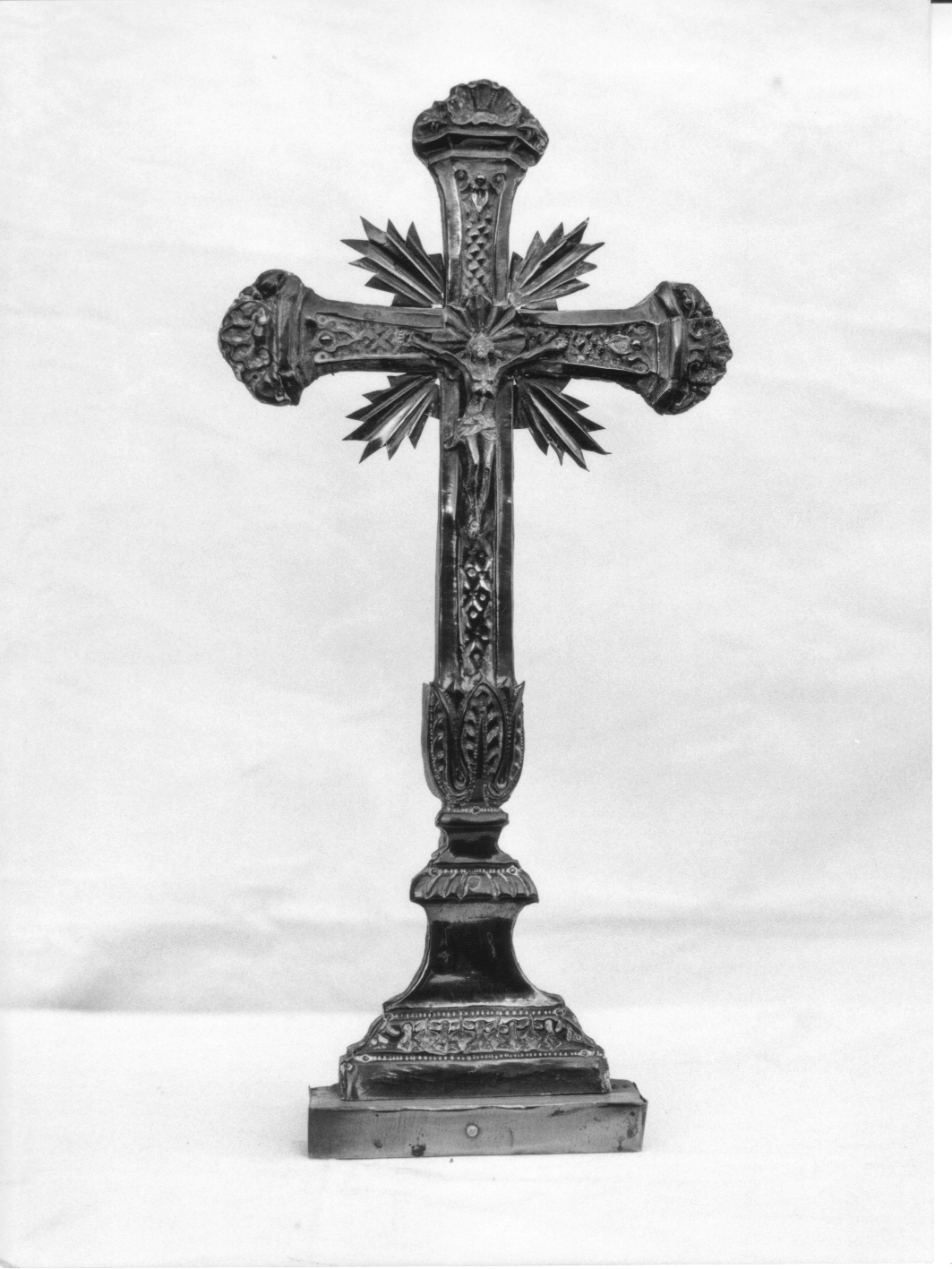 Cristo crocifisso (croce da tavolo, opera isolata) - bottega ligure (ultimo quarto sec. XIX)