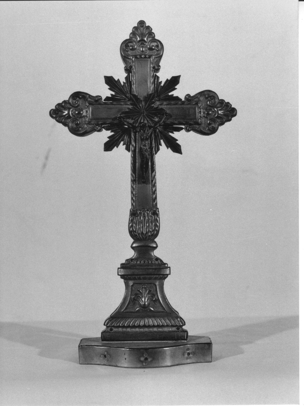 croce d'altare, opera isolata - bottega genovese (seconda metà sec. XIX)