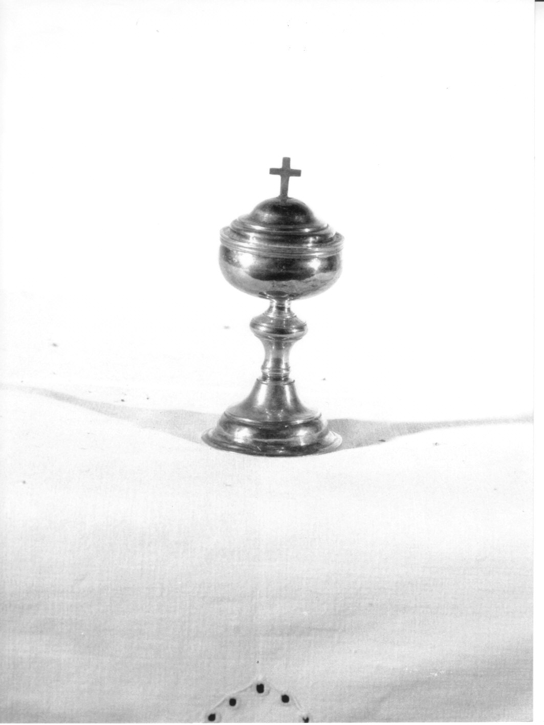 pisside da viatico, opera isolata - bottega genovese (sec. XVIII)