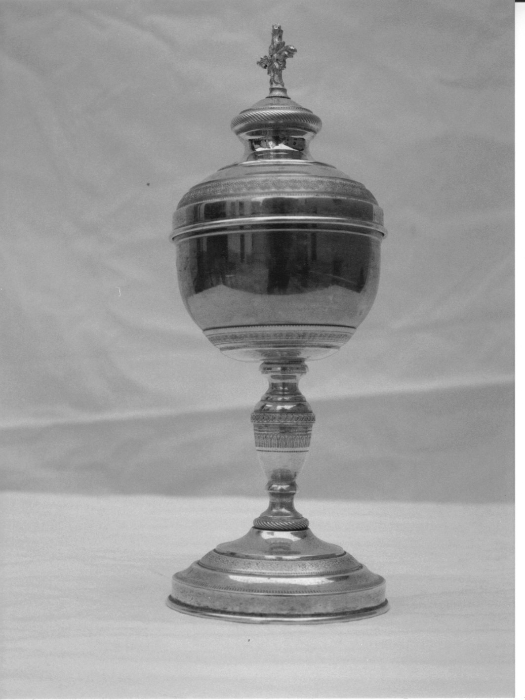 pisside, opera isolata - bottega Italia settentrionale (primo quarto sec. XX)