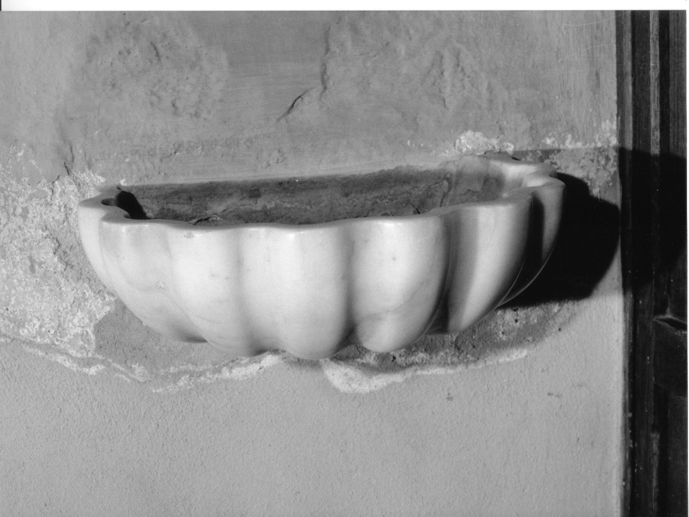 acquasantiera da parete, opera isolata - bottega genovese (sec. XVIII)