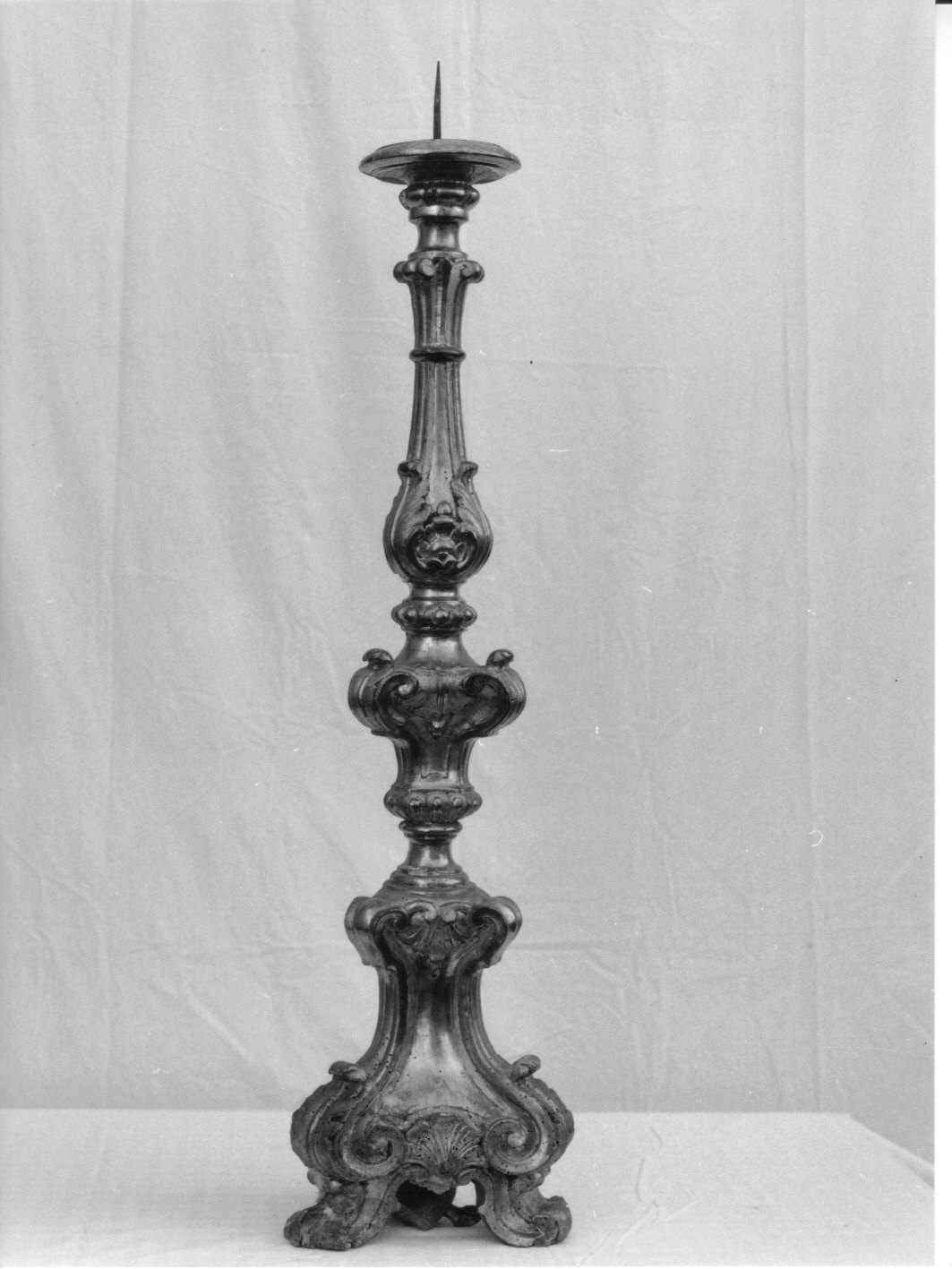 candeliere, opera isolata - bottega genovese (seconda metà sec. XVIII)