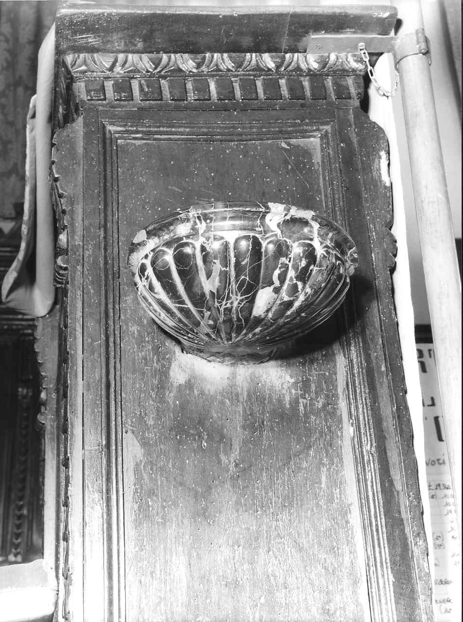 acquasantiera da parete, coppia - bottega italiana (sec. XVIII)