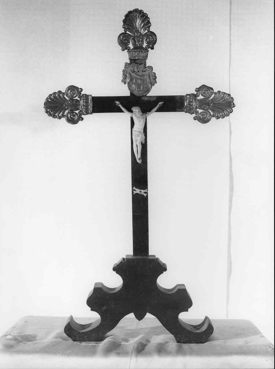 croce d'altare, opera isolata - bottega italiana (prima metà sec. XIX)