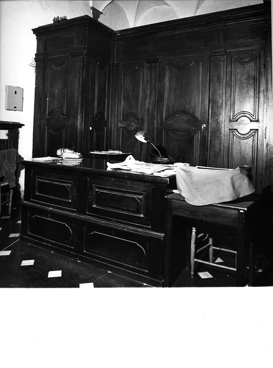 armadio, opera isolata - bottega italiana (fine sec. XVI)