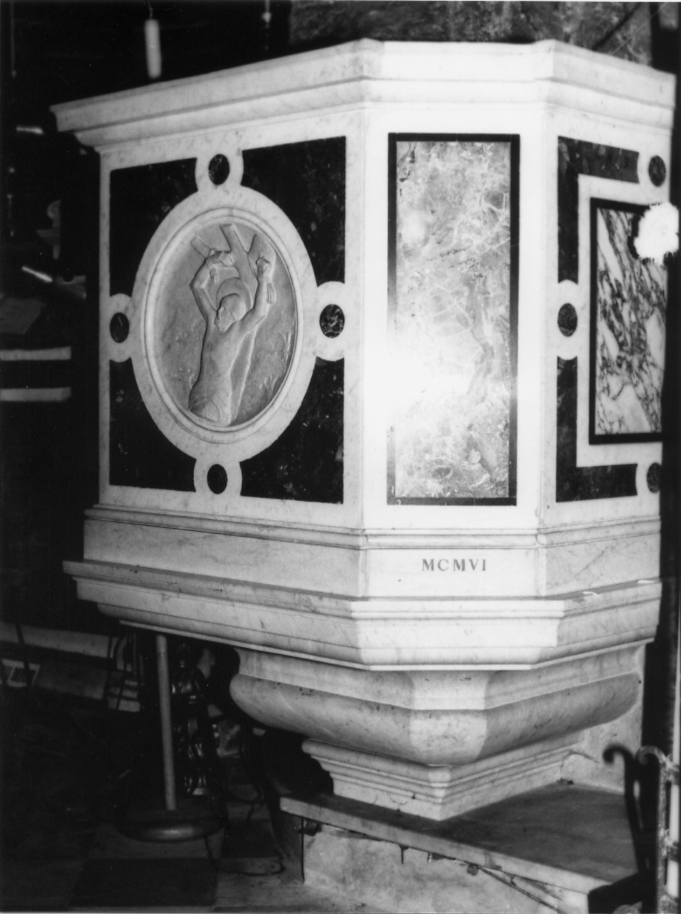 martirio di San Bartolomeo (pulpito, opera isolata) di Ortelli Federico (sec. XX)