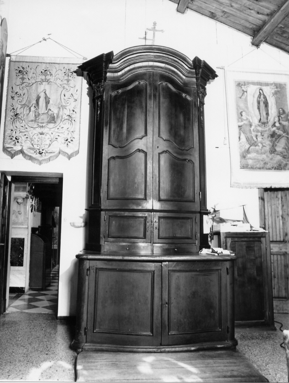 armadio da sacrestia, opera isolata - manifattura genovese (seconda metà sec. XVIII)