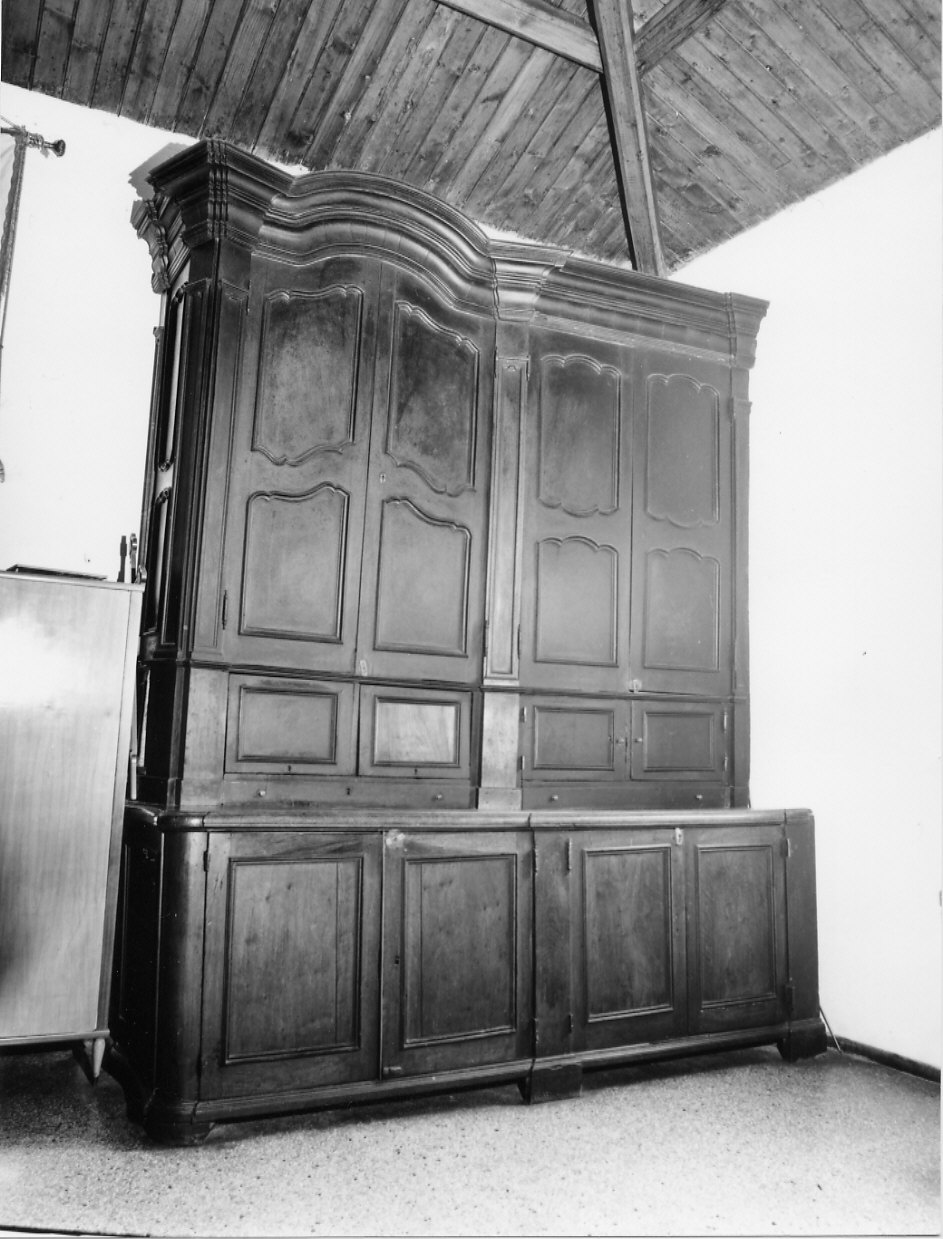 armadio da sacrestia, coppia - manifattura genovese (seconda metà sec. XVIII)