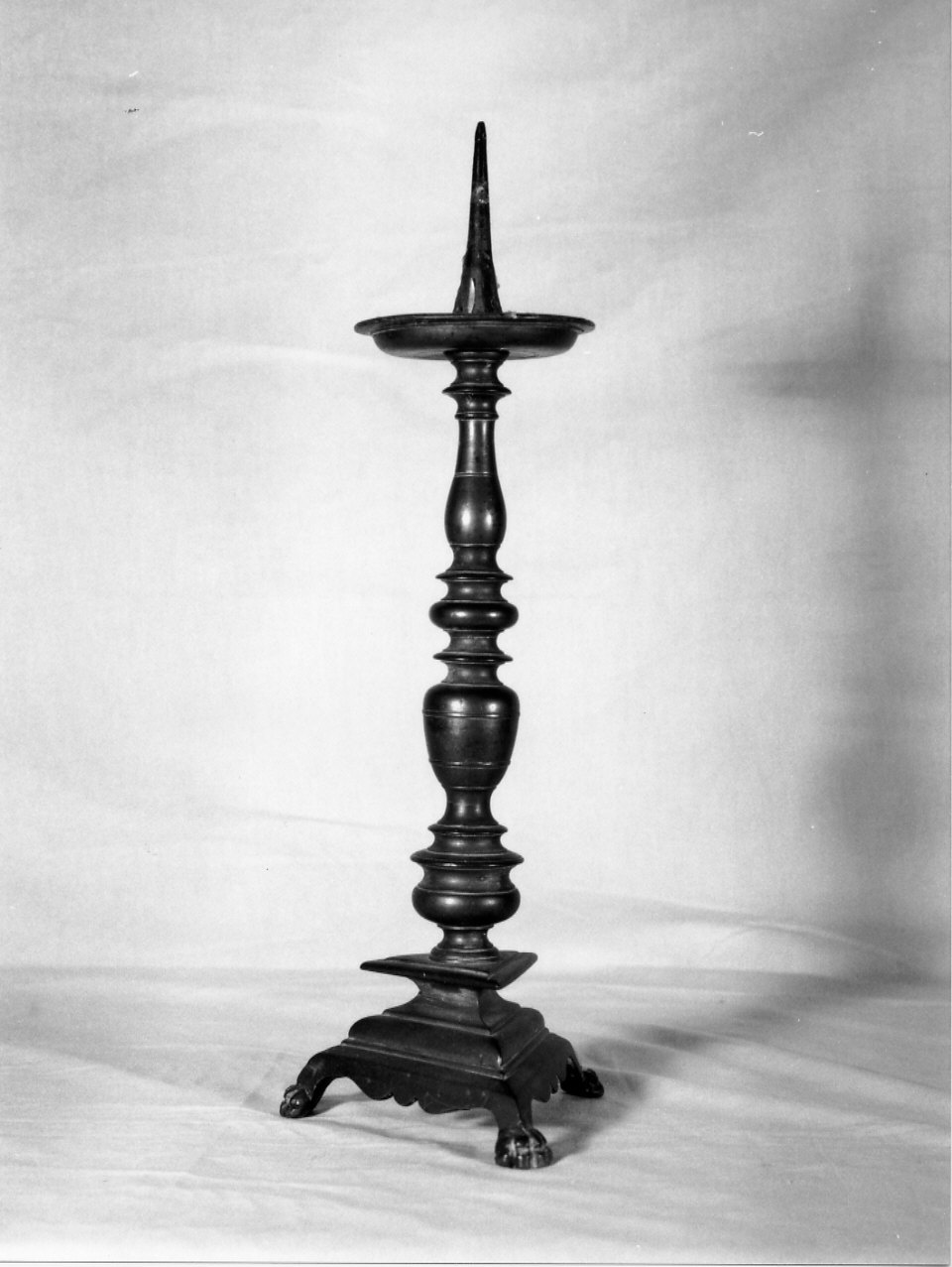 candeliere, serie - manifattura ligure, manifattura emiliana (sec. XVII)