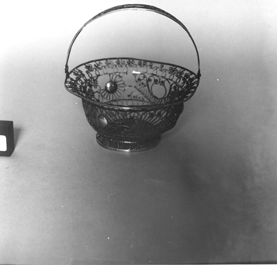 cestino, opera isolata - bottega fiamminga (fine sec. XIX)