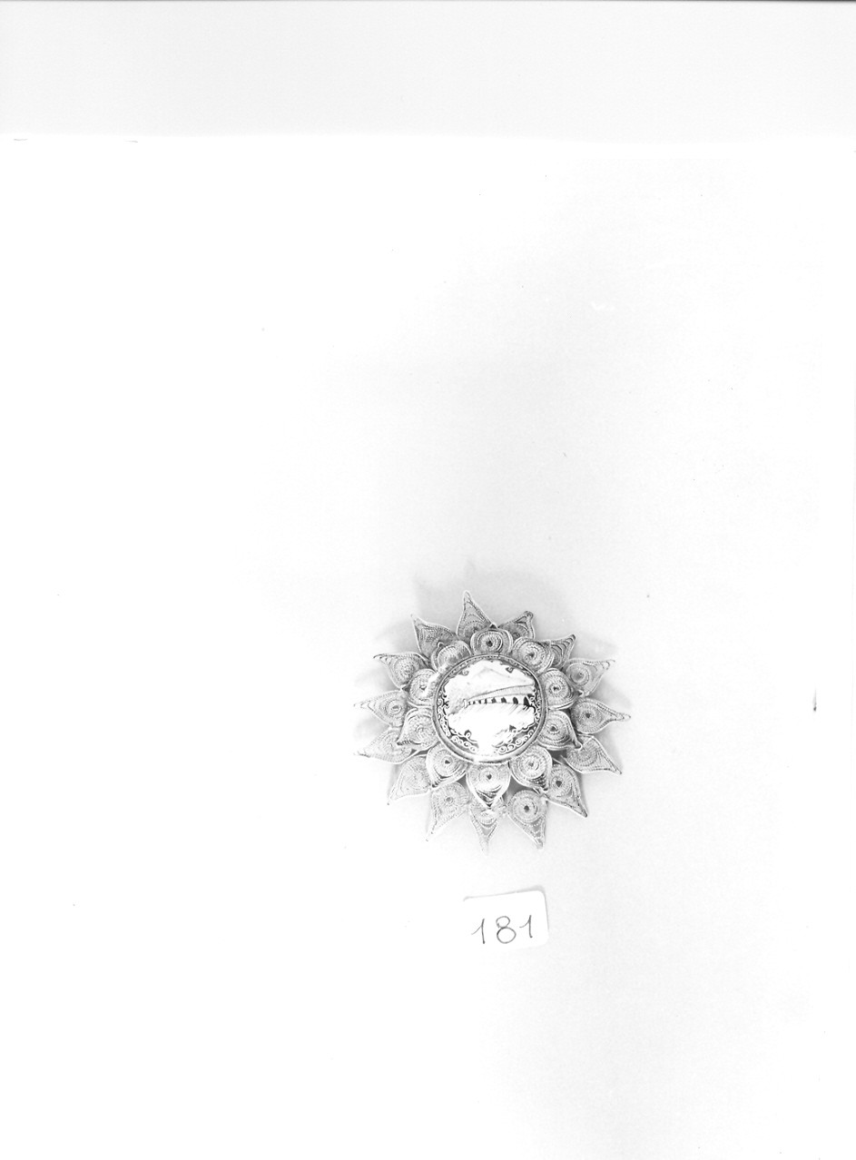 spilla, opera isolata - produzione orientale (prima metà sec. XIX)