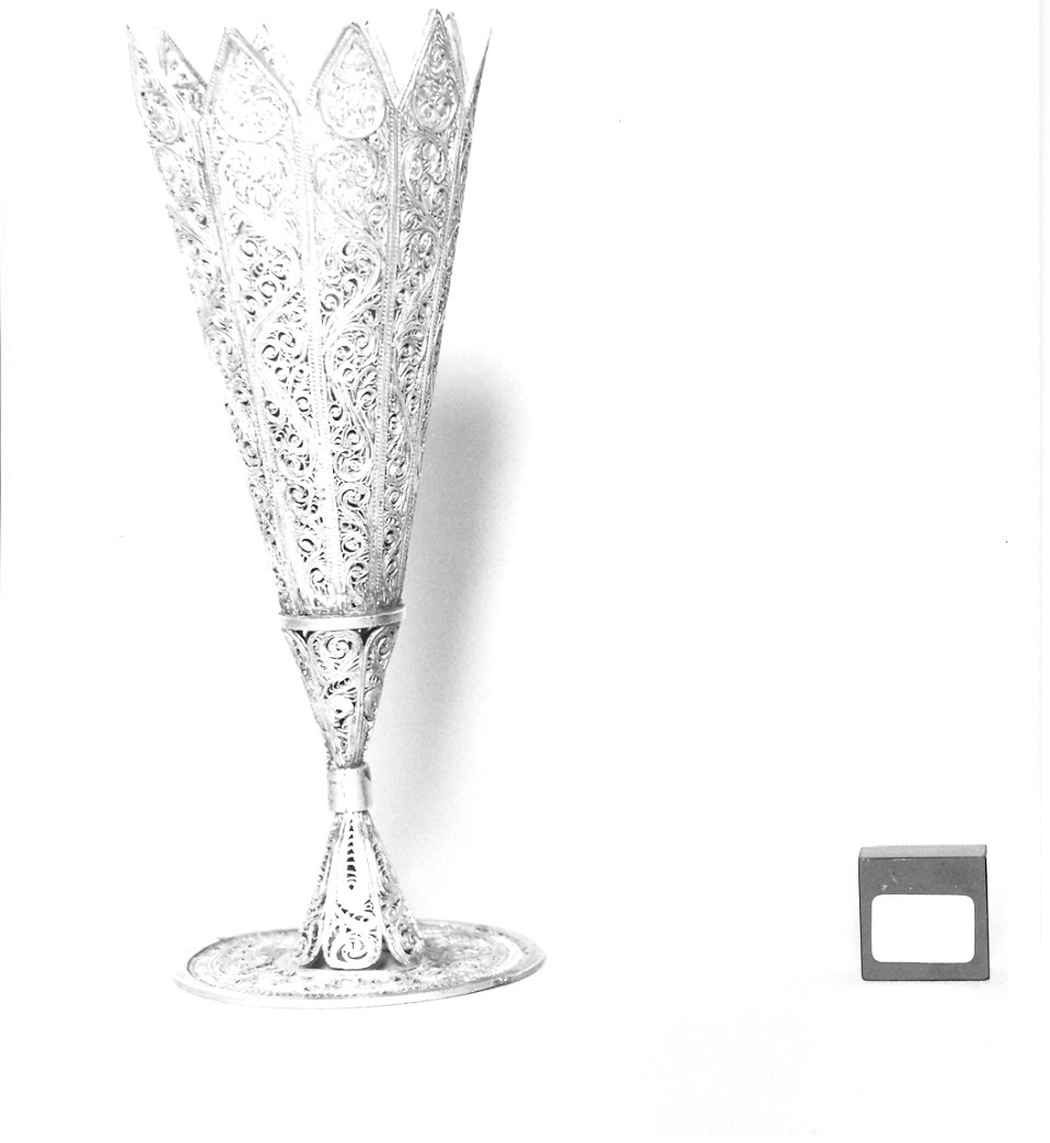 vaso da fiori, opera isolata - bottega persiana (sec. XVIII)