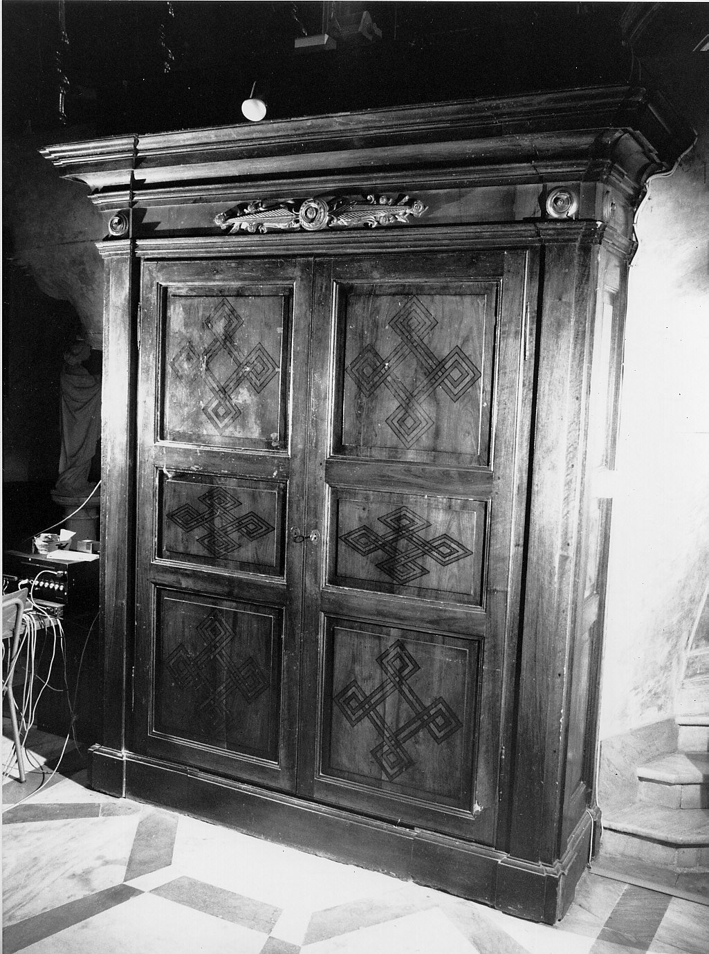 armadio, opera isolata - bottega ligure (secondo quarto sec. XIX)