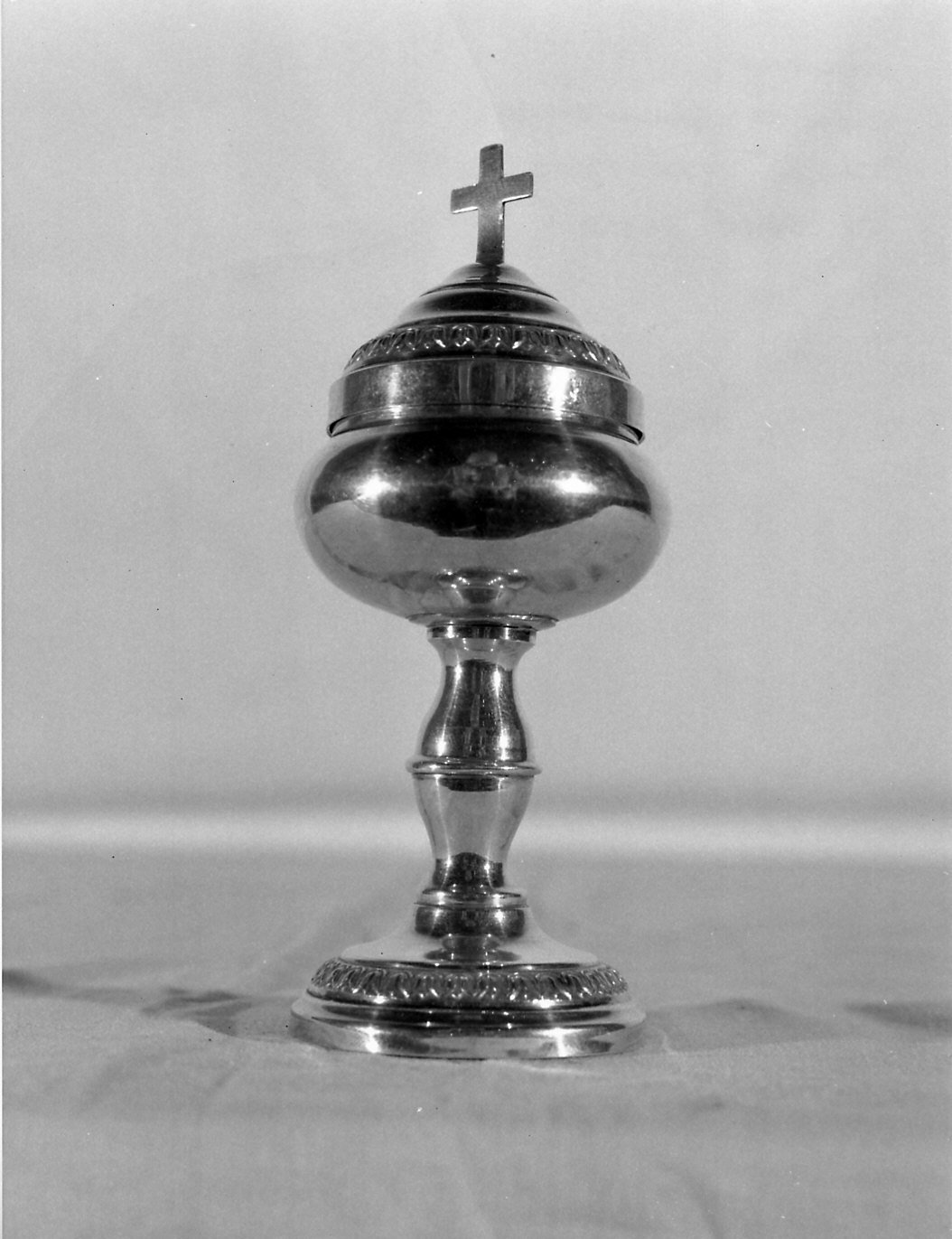 pisside, opera isolata - bottega genovese (ultimo quarto sec. XIX)