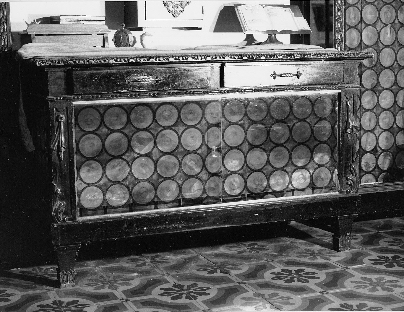 credenza, elemento d'insieme - bottega piemontese (seconda metà sec. XIX)