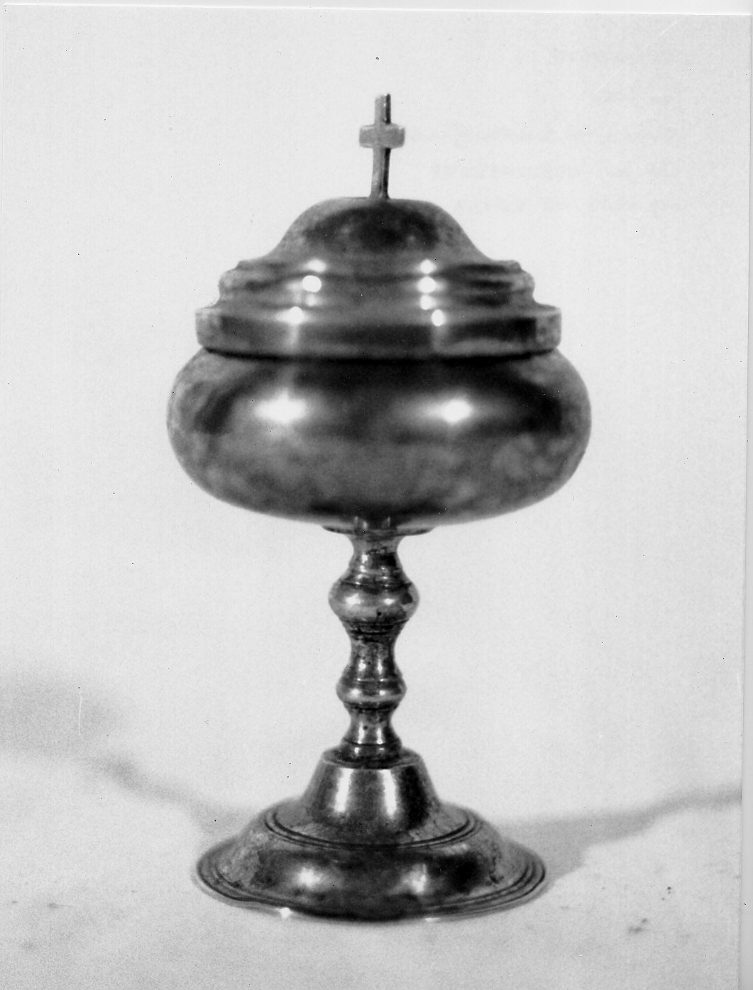 pisside, opera isolata - bottega genovese (sec. XVIII)