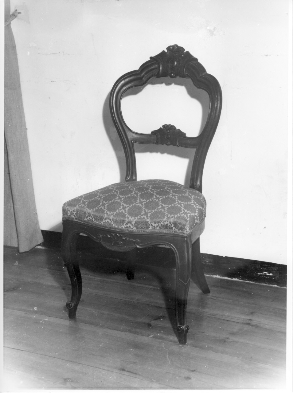 motivi decorativi vegetali (sedia, serie) - bottega ligure (seconda metà sec. XIX)