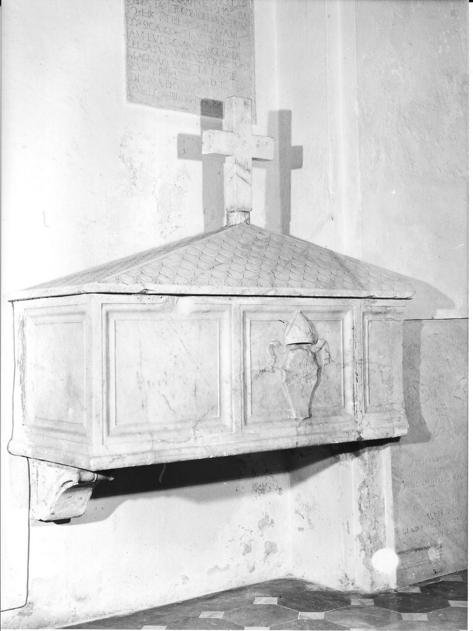 stemma gentilizio (sarcofago - a cassa, opera isolata) - bottega ligure (sec. XVI)