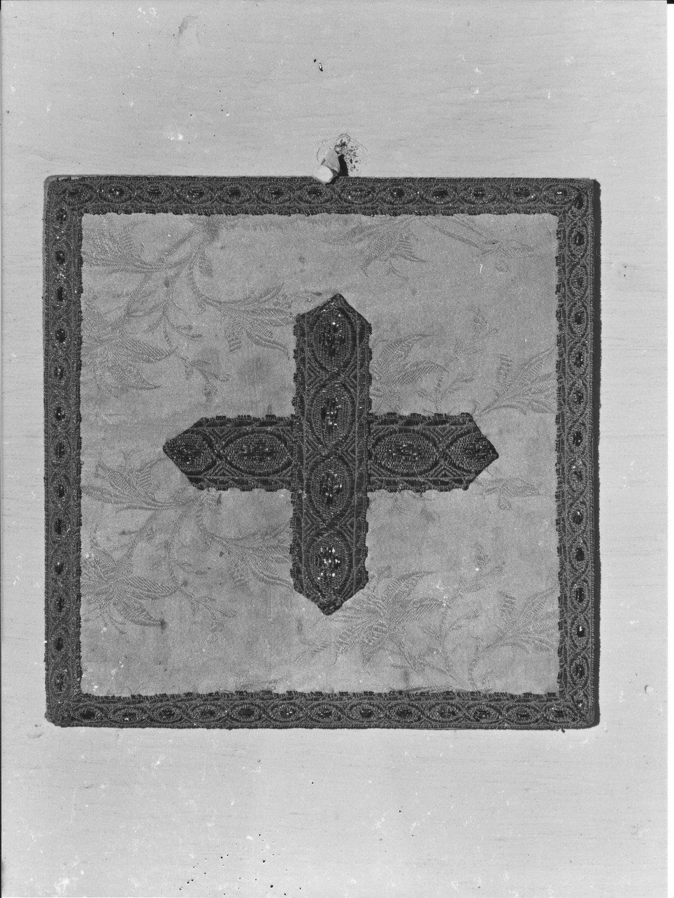 motivi decorativi vegetali (borsa del corporale, opera isolata) - manifattura italiana (inizio sec. XIX)