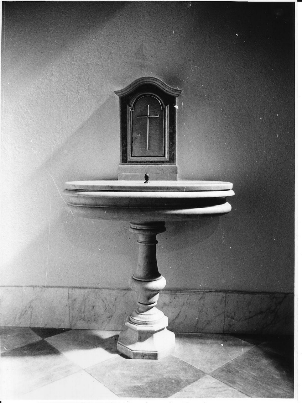 acquasantiera, opera isolata - bottega ligure (prima metà sec. XVII)