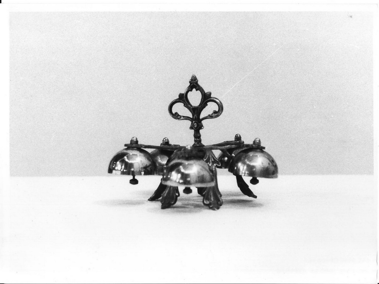 campanello d'altare multiplo, opera isolata - bottega ligure (seconda metà sec. XIX)