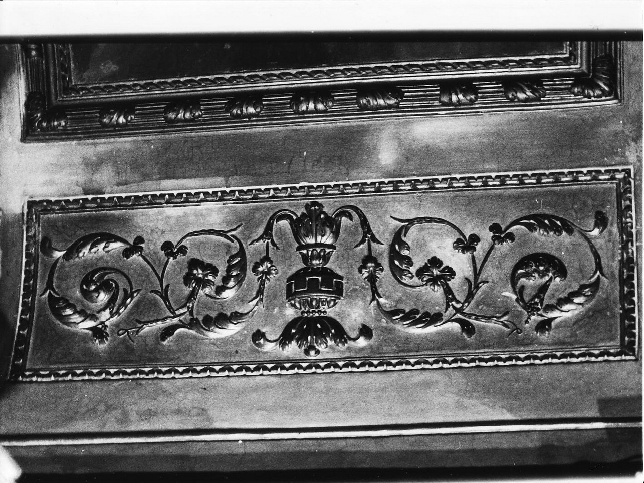 motivi decorativi a foglie d'acanto (rilievo, opera isolata) - bottega ligure (ultimo quarto sec. XVIII)