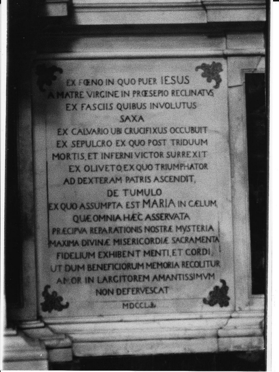 lapide commemorativa, coppia - bottega ligure (sec. XVIII)