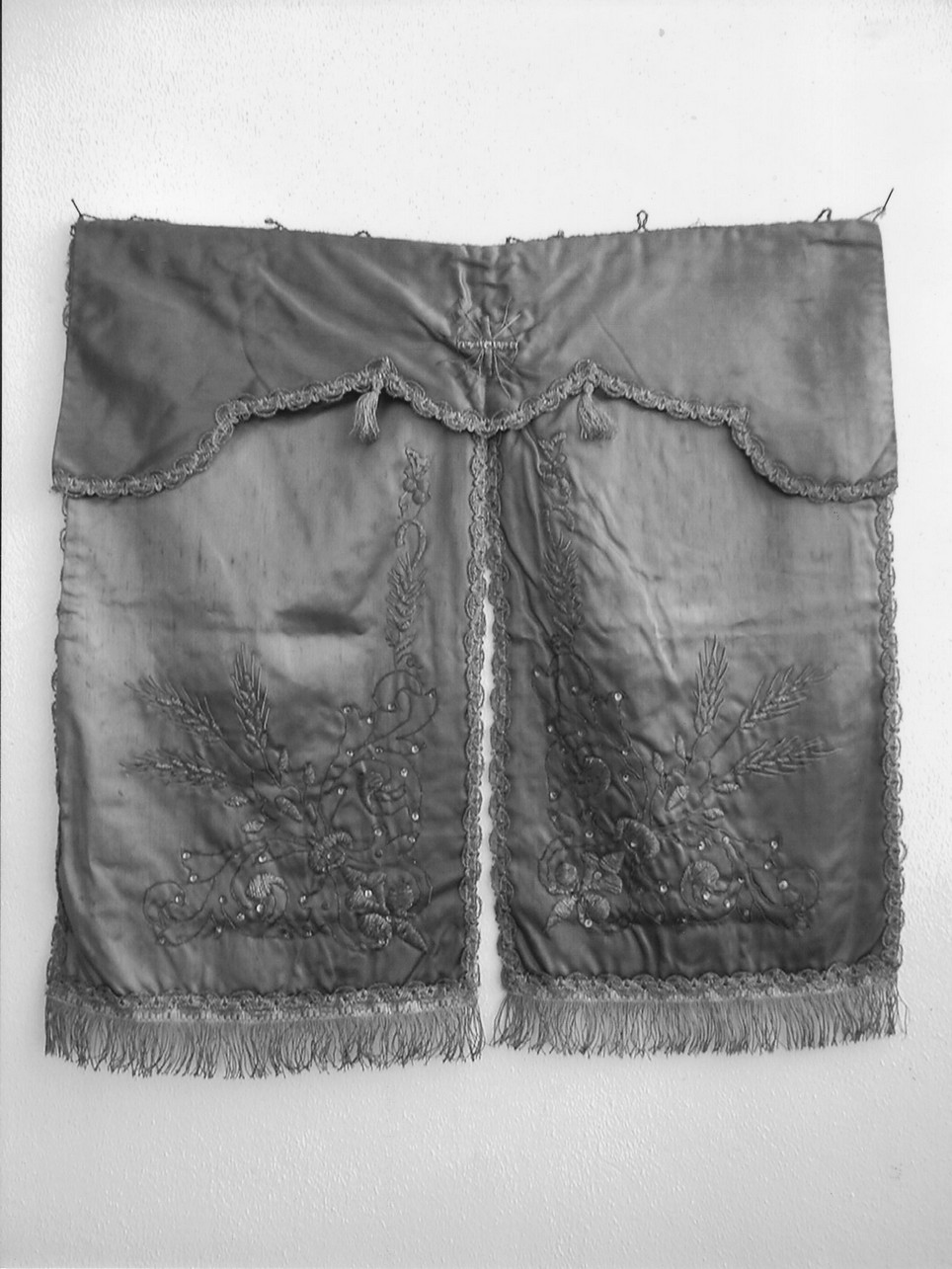 conopeo di tabernacolo, opera isolata - manifattura ligure (seconda metà sec. XIX)