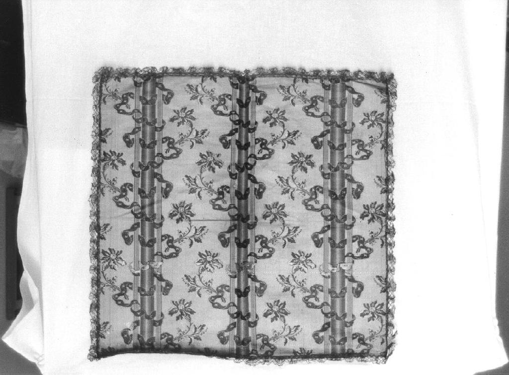 MOTIVI DECORATIVI FLOREALI (velo di calice, opera isolata) - manifattura ligure (seconda metà sec. XVIII)