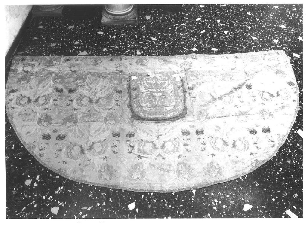 MOTIVI DECORATIVI FLOREALI (piviale, opera isolata) - manifattura ligure (fine/inizio secc. XVIII/ XIX)