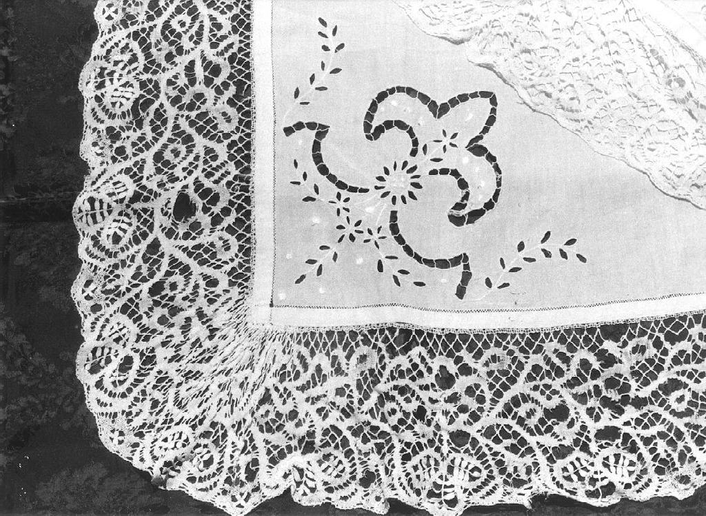 tovaglia d'altare, opera isolata - manifattura ligure (primo quarto sec. XX)