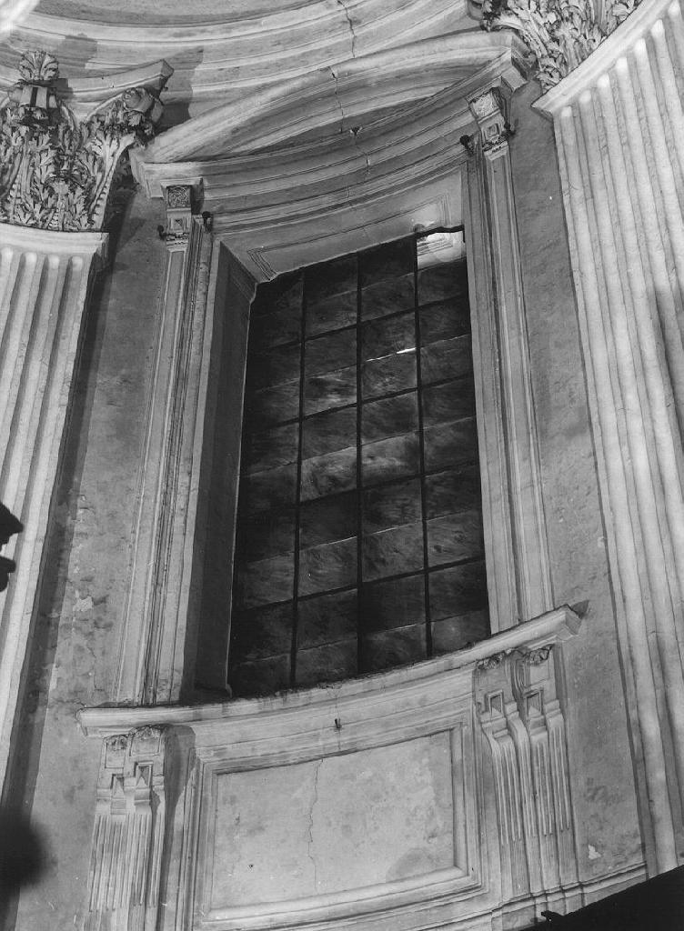 finestra, opera isolata di Alessi Galeazzo (seconda metà sec. XVI)
