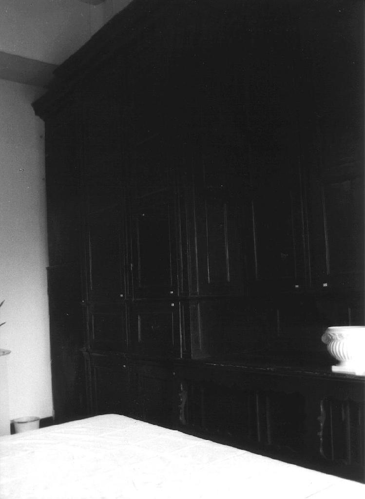 armadio da sacrestia, opera isolata - PRODUZIONE LIGURE (fine/inizio secc. XIX/ XX)