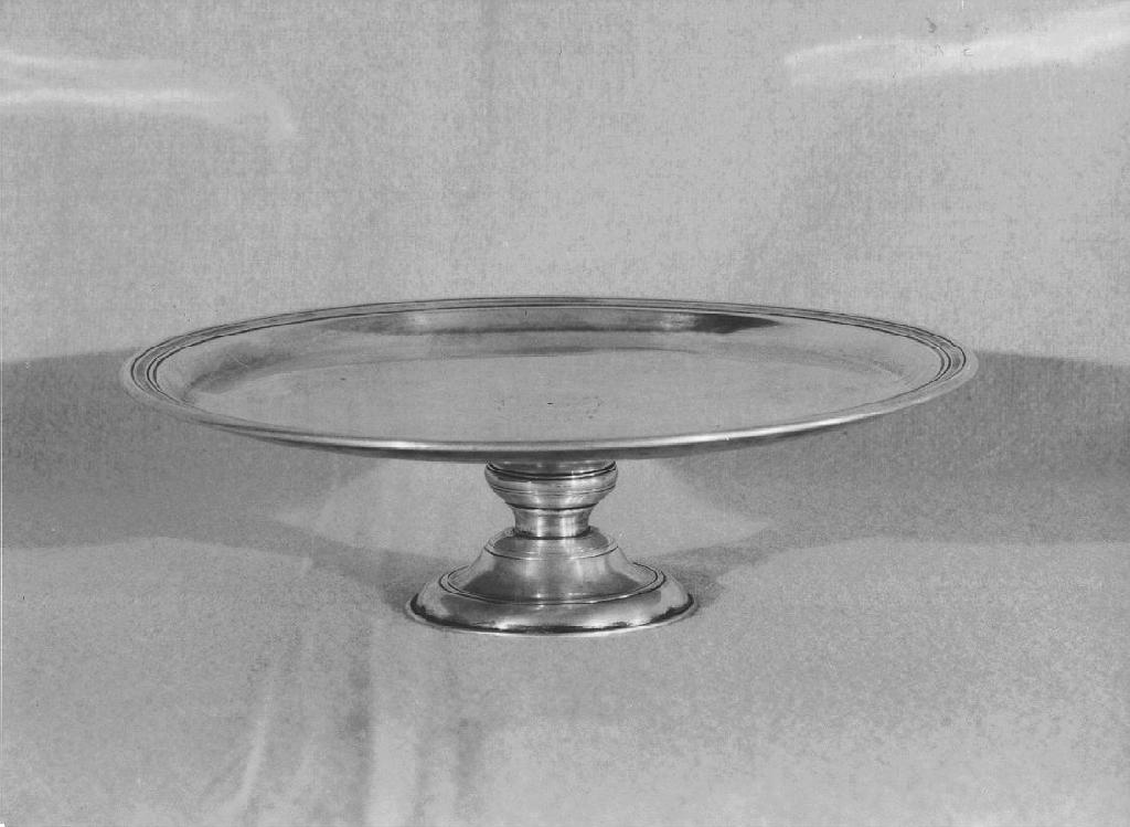 alzata, opera isolata - PRODUZIONE GENOVESE (terzo quarto, secondo quarto sec. XVIII, sec. XIX)