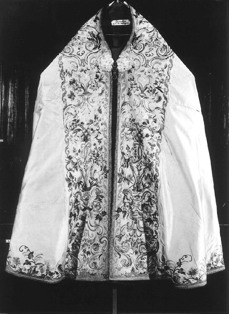 piviale, opera isolata di Solimani Giovanna Maria (inizio sec. XVIII)