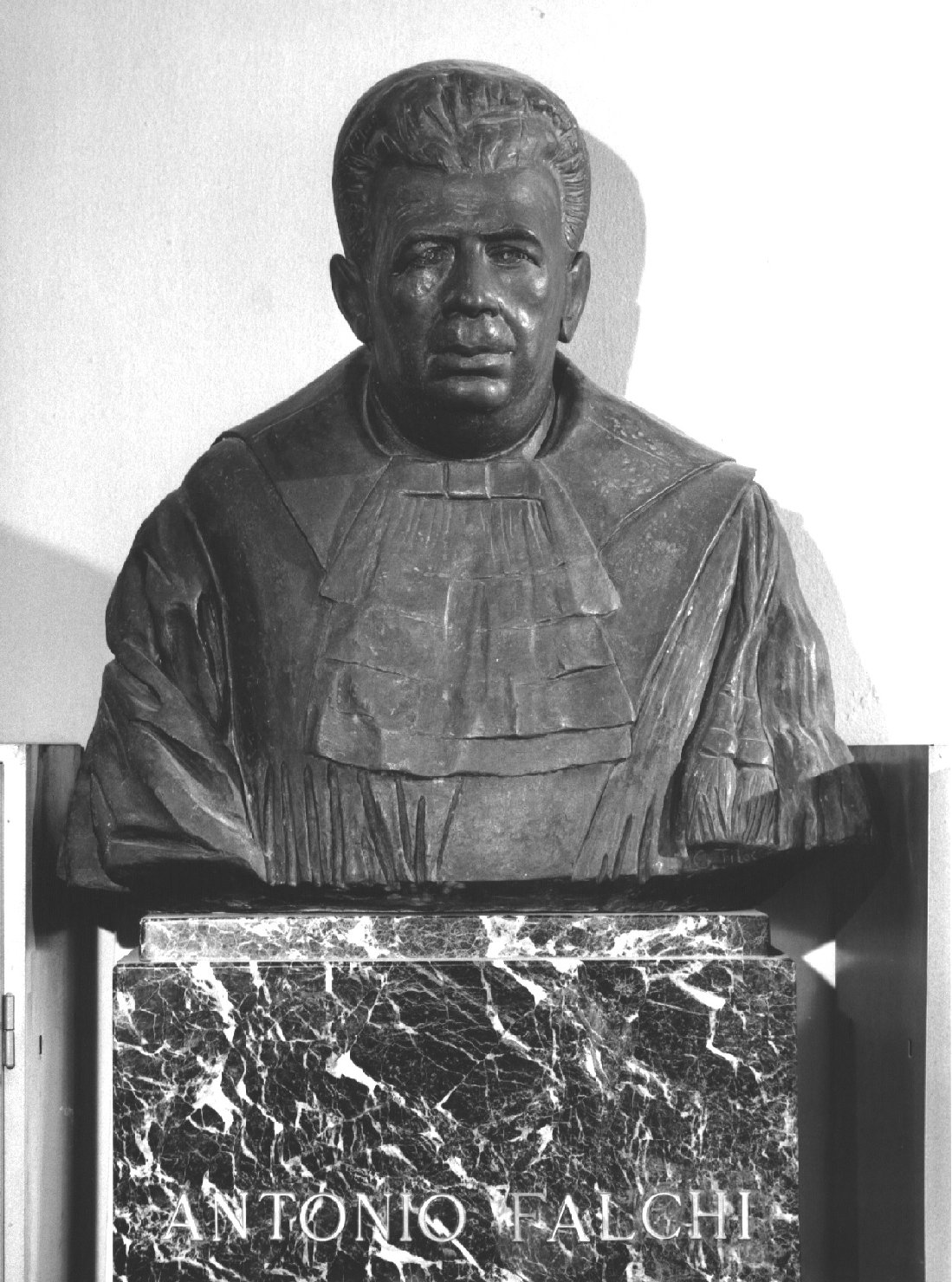 Ritratto d'uomo (busto, opera isolata) di Filocca (seconda metà sec. XX)