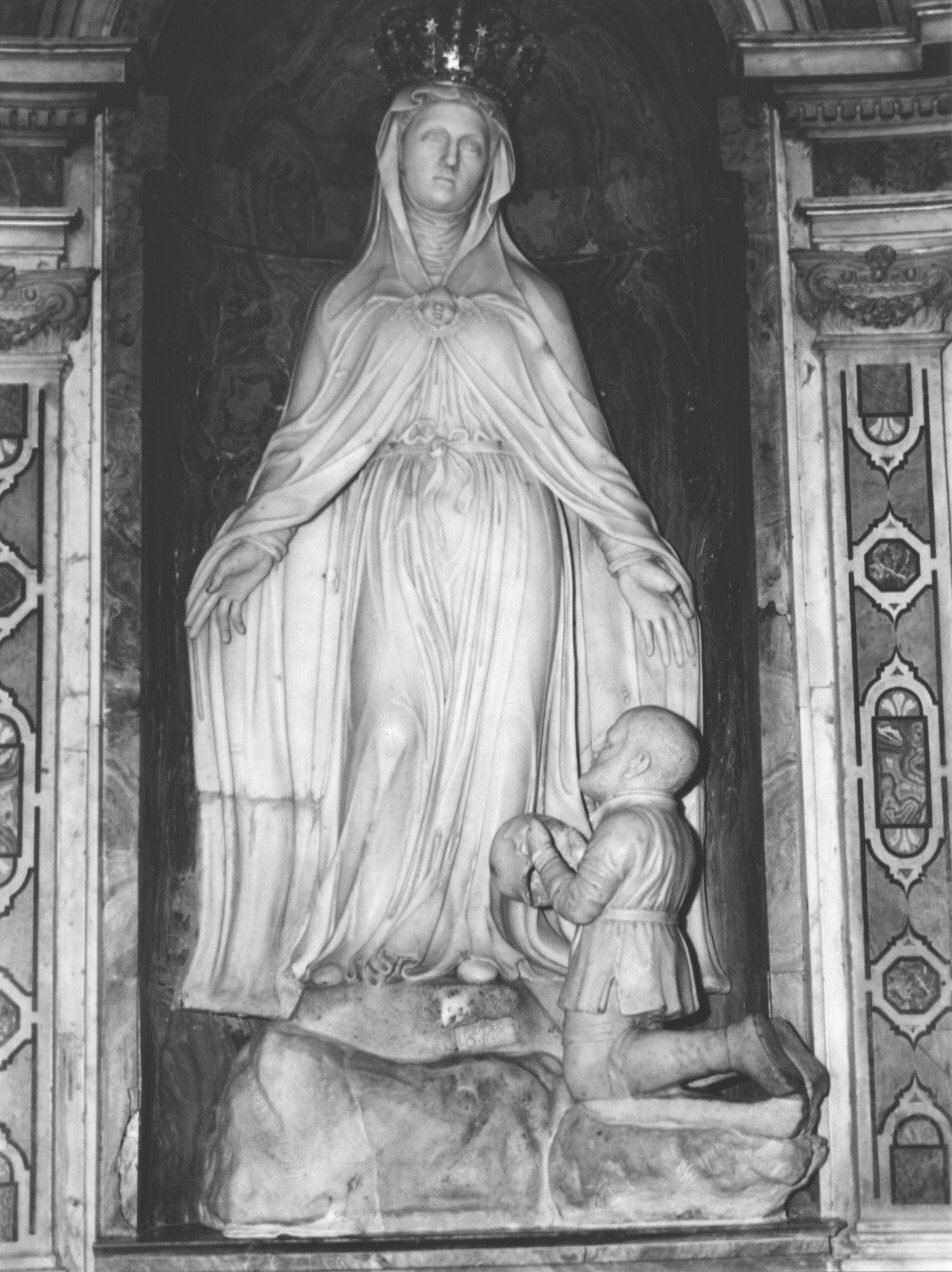 MADONNA DELLA MISERICORDIA (statua, opera isolata) di Orsolino Pietro (metà sec. XVI)