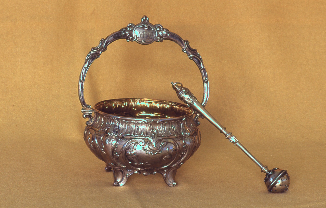 servizio per aspersione, insieme - PRODUZIONE GENOVESE (ultimo quarto sec. XVIII)