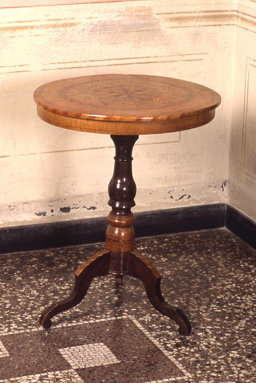 tavolino, opera isolata - manifattura ligure (seconda metà sec. XVIII)