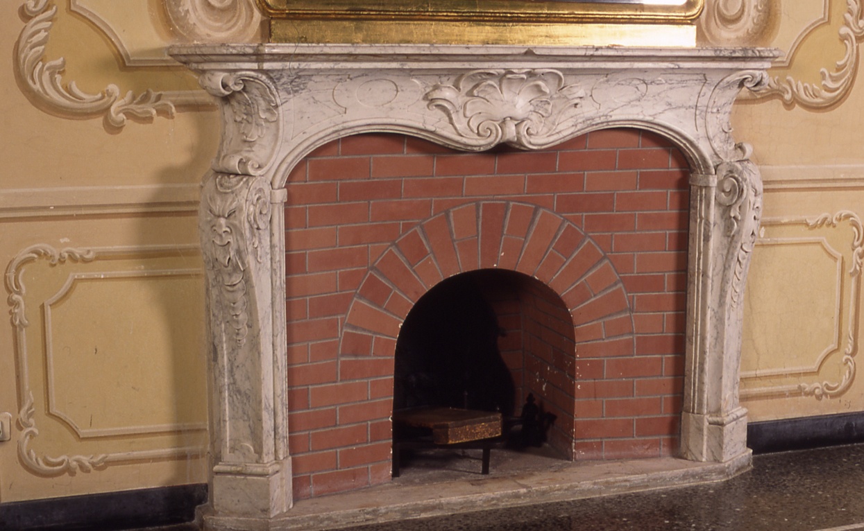 mostra di camino, opera isolata - PRODUZIONE LIGURE (inizio sec. XVIII)