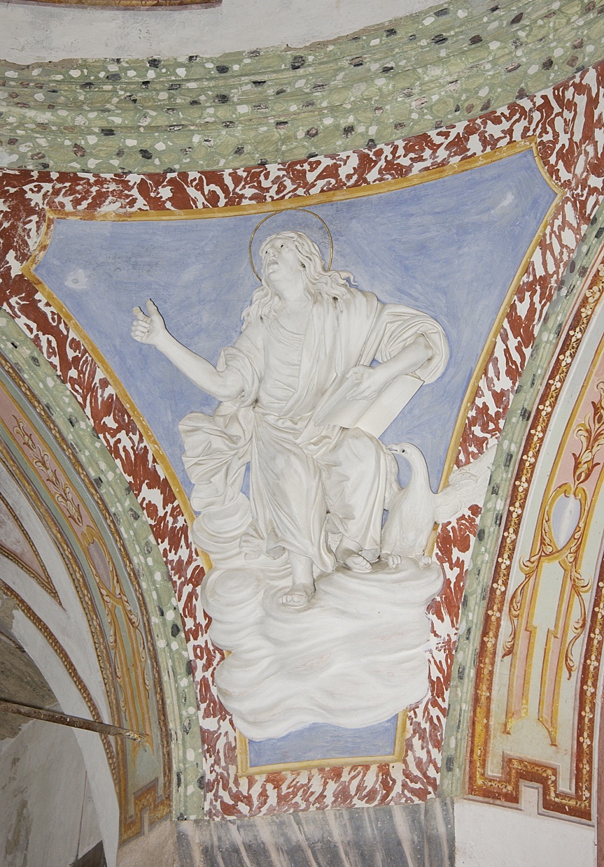 SAN GIOVANNI EVANGELISTA (decorazione plastica, elemento d'insieme) - bottega ligure (primo quarto sec. XIX)