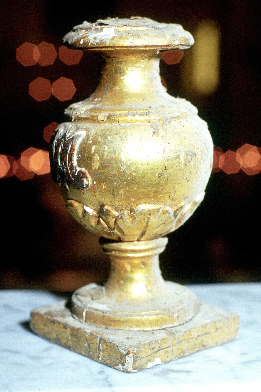 vaso d'altare con composizione floreale, elemento d'insieme - PRODUZIONE LIGURE (seconda metà sec. XIX)