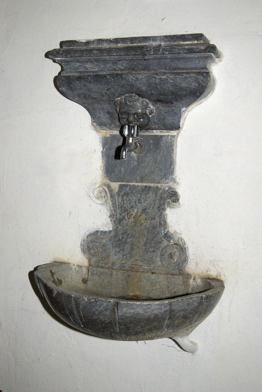 fontana da sacrestia, opera isolata - PRODUZIONE LIGURE (prima metà sec. XVIII)