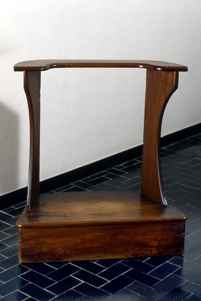 inginocchiatoio, opera isolata - PRODUZIONE GENOVESE (prima metà sec. XX)