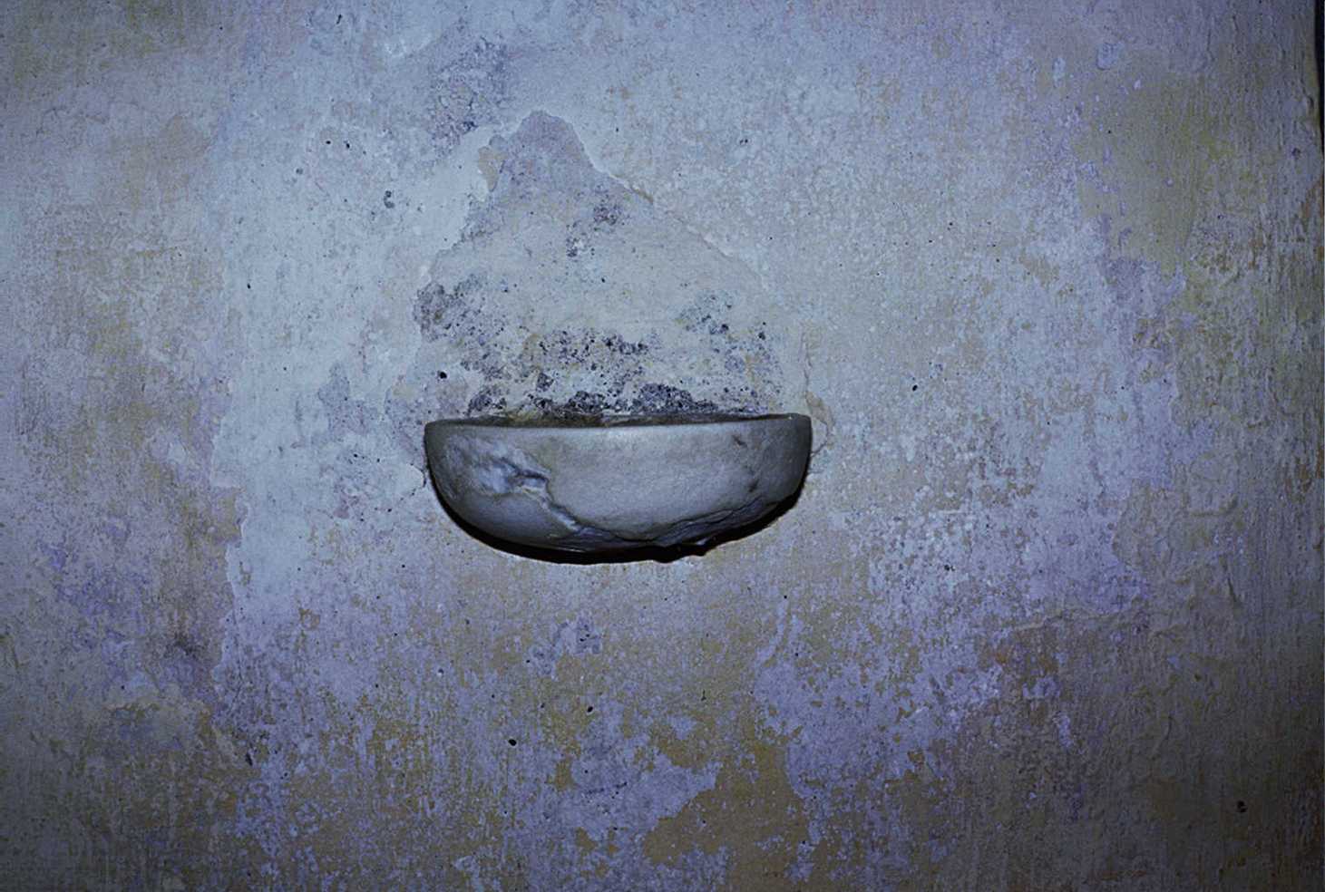 acquasantiera da parete, opera isolata - ambito ligure (prima metà sec. XVI)