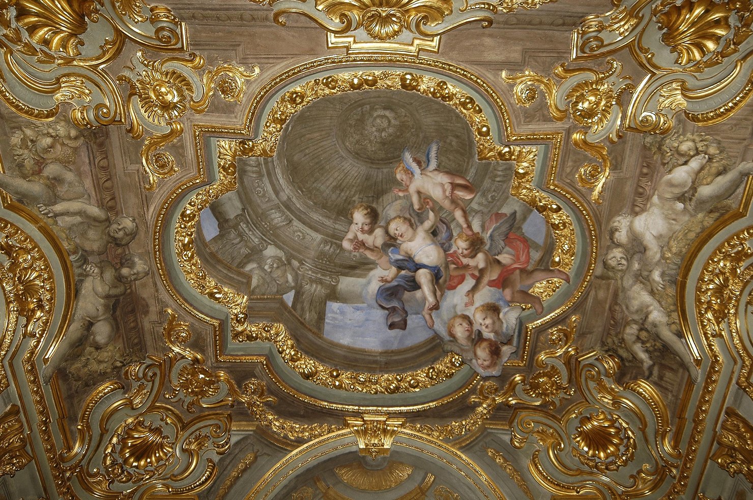 Motivi decorativi (decorazione plastico-pittorica, opera isolata) di De Ferrari Lorenzo (secondo quarto sec. XVIII)