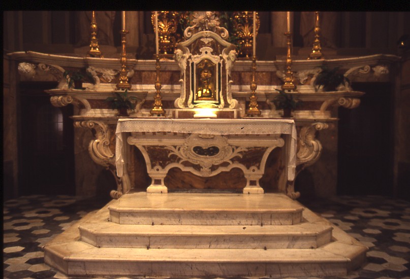 altare maggiore, opera isolata di Manni Giovanni Andrea (prima metà sec. XVIII)