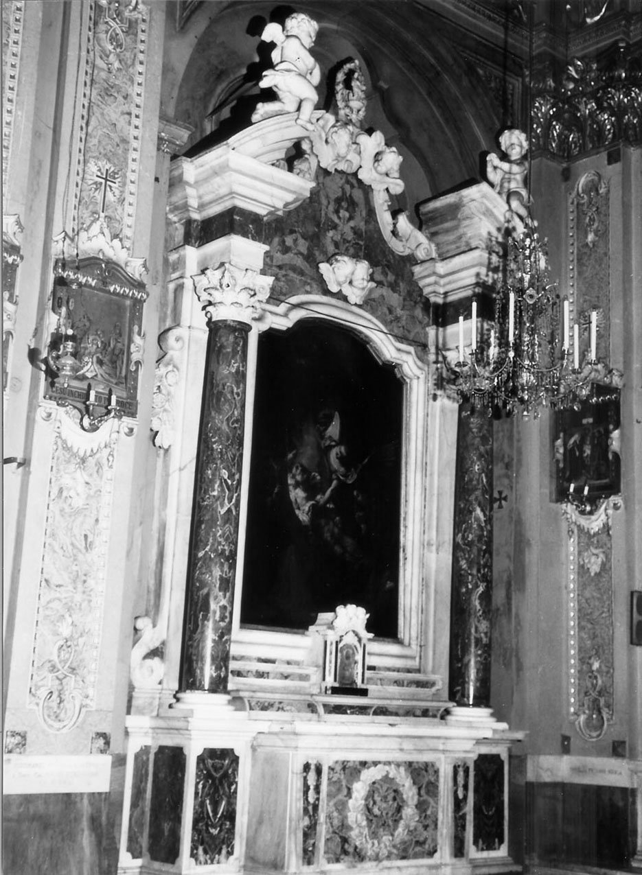 motivi decorativi a volute/ angeli/ calice eucaristico/ Madonna (altare, insieme) - manifattura ligure (metà sec. XVIII)