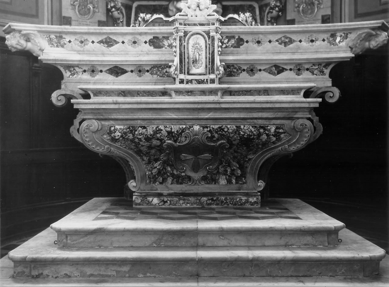 croce/ cherubini e motivi decorativi a volute (altare maggiore, insieme) - manifattura ligure (sec. XVIII)