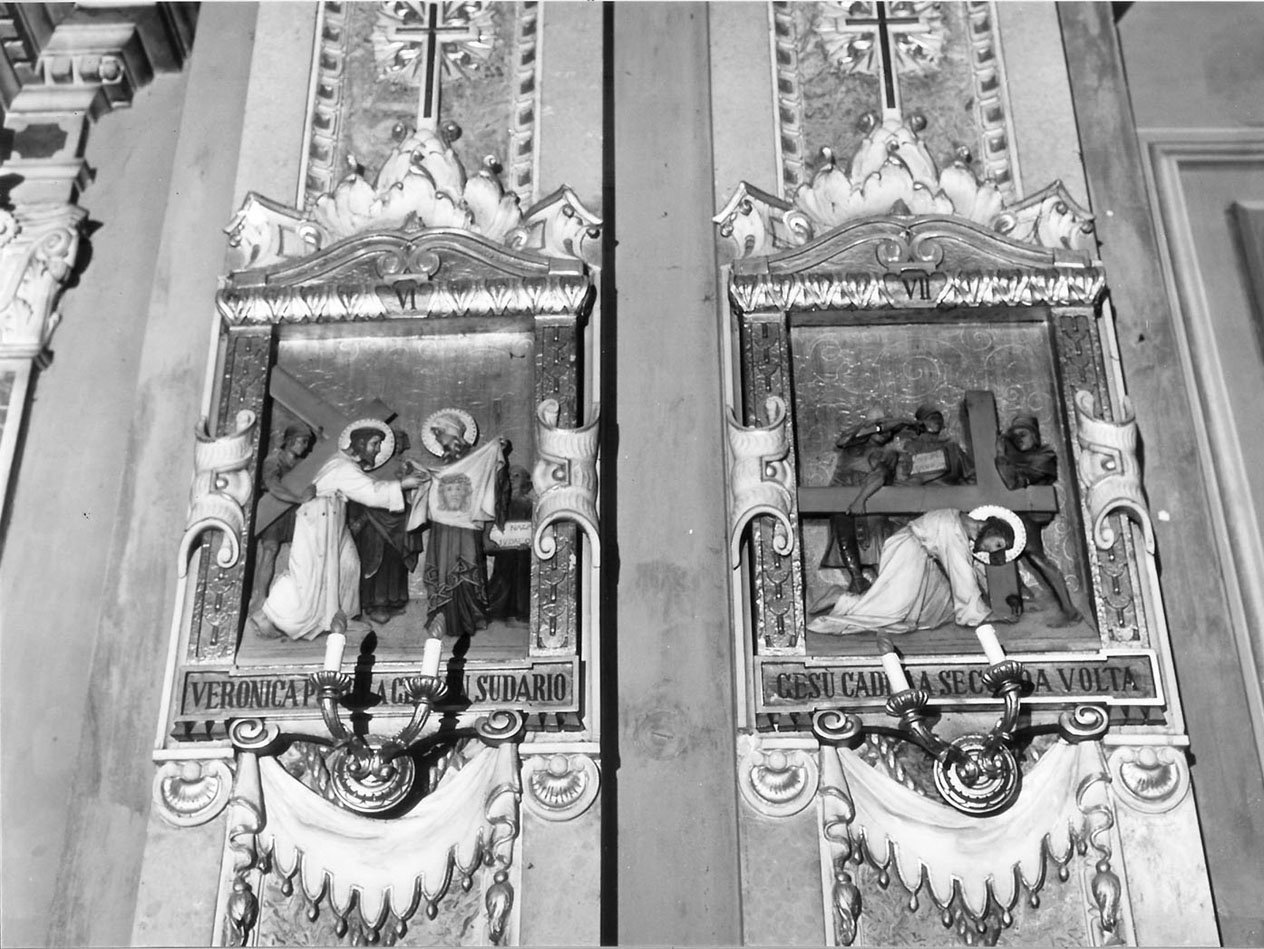 stazione VI: Gesù asciugato dalla Veronica/ stazione VII: Gesù cade sotto la croce la seconda volta (Via Crucis, coppia) - manifattura ligure (inizio sec. XX)
